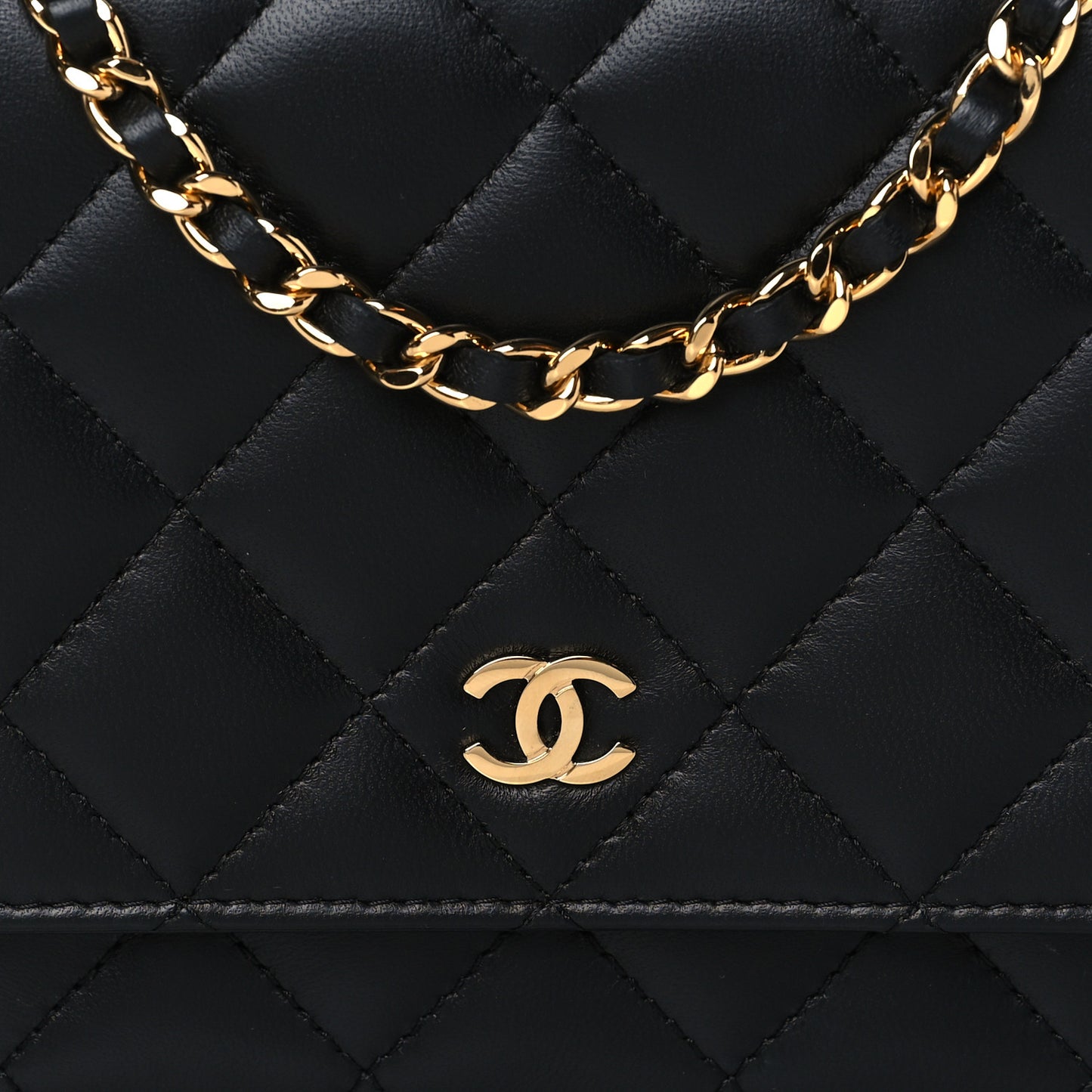 Lambskin Quilted Wallet On Chain WOC Black