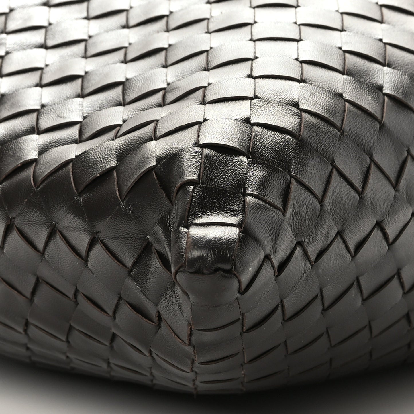 Calfskin Intrecciato Large Hop Ebano