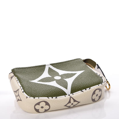 Louis Vuitton Monogram Giant Micro Pochette Accessories Kaki White 3 of 9