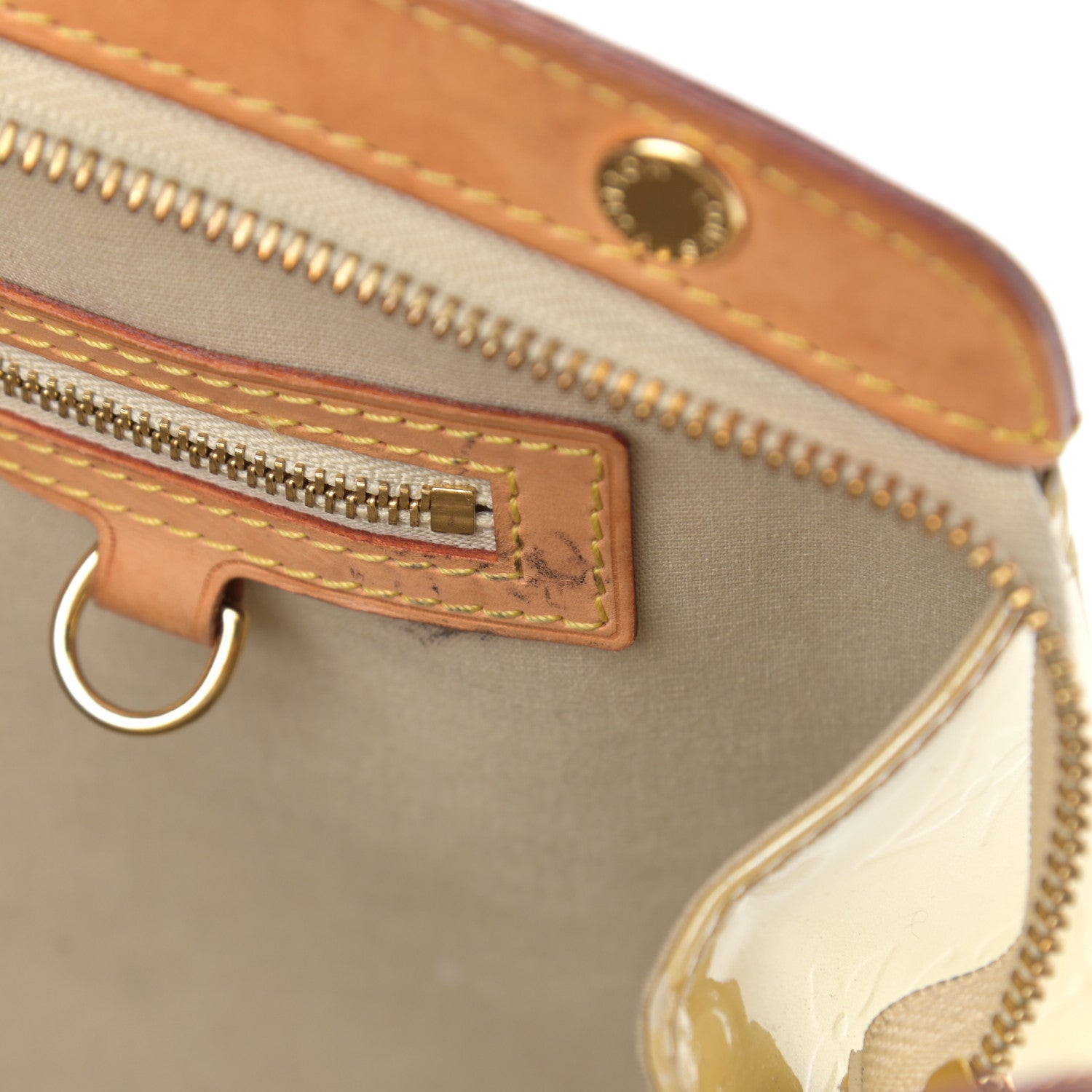 Louis Vuitton Vernis Brea MM Blanc Corail 12 of 14