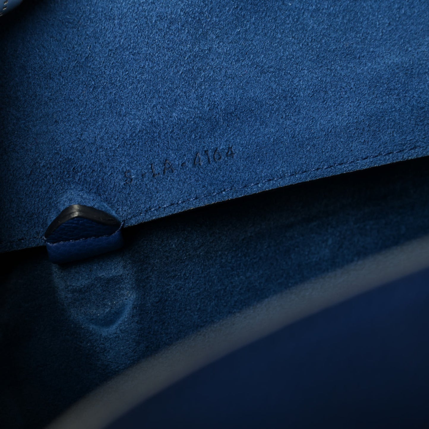 Soft Grained Calfskin Small Belt Cabas Phantom Indigo