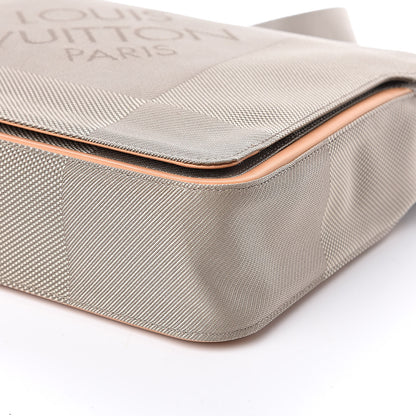 Louis Vuitton Damier Geant Messenger Bag Sable 10 of 15