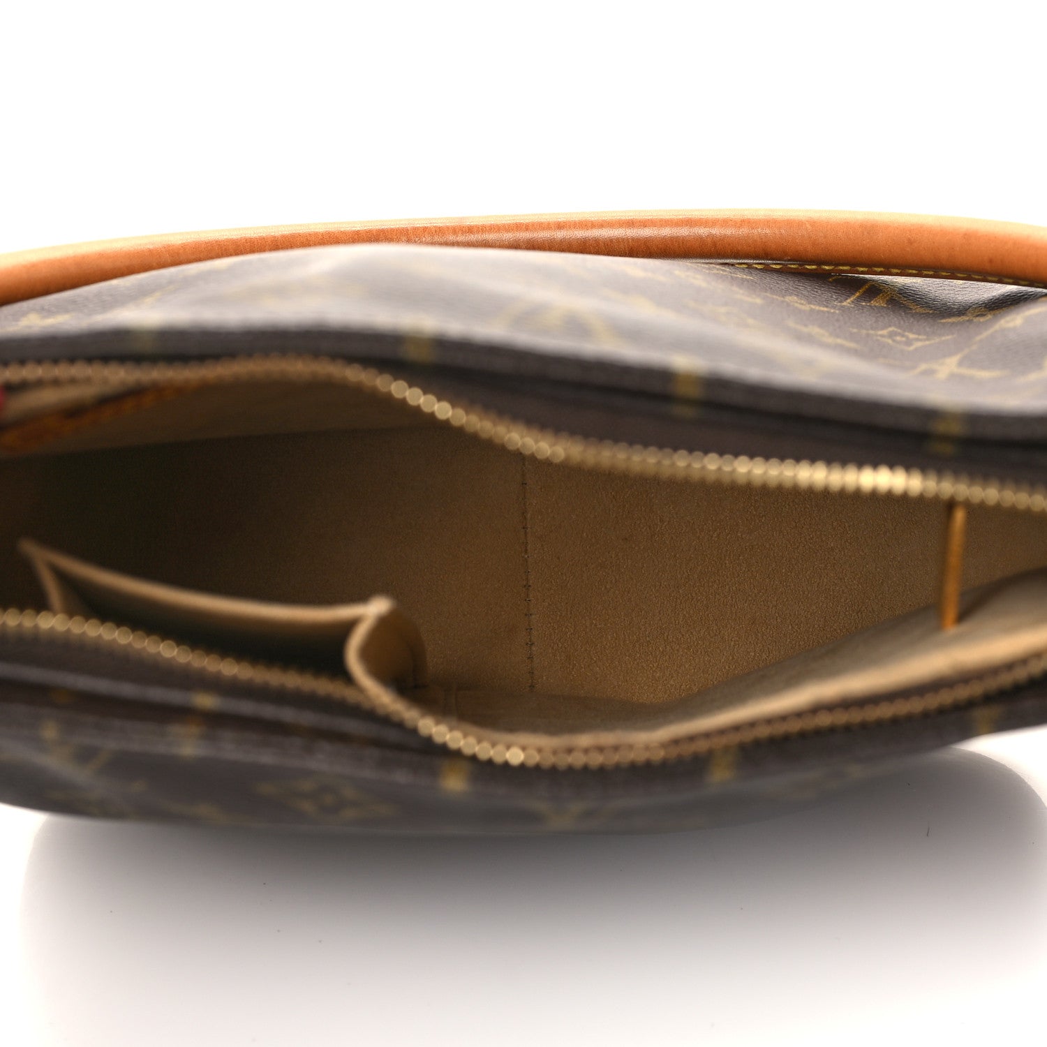 Louis Vuitton Monogram Looping MM 5 of 7