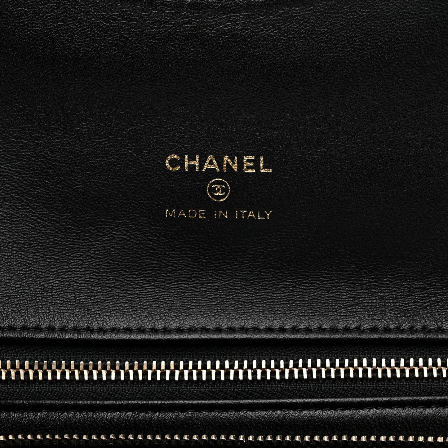 Velvet Lambskin 31 Pouch Black