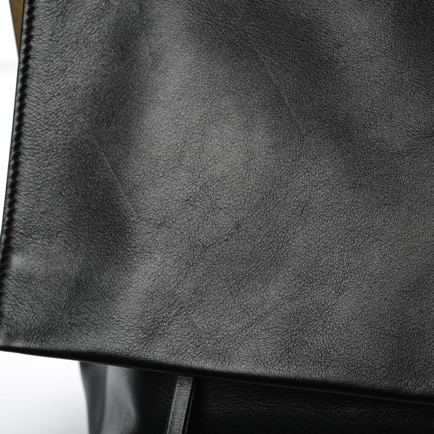 Smooth Calfskin Flap Clasp Bag Black