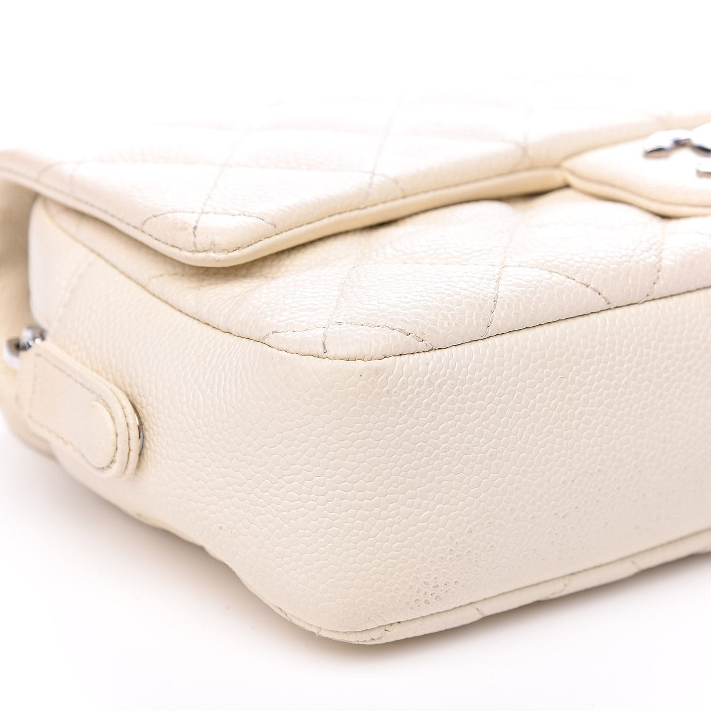 Caviar Quilted Medium Easy Flap Dark White