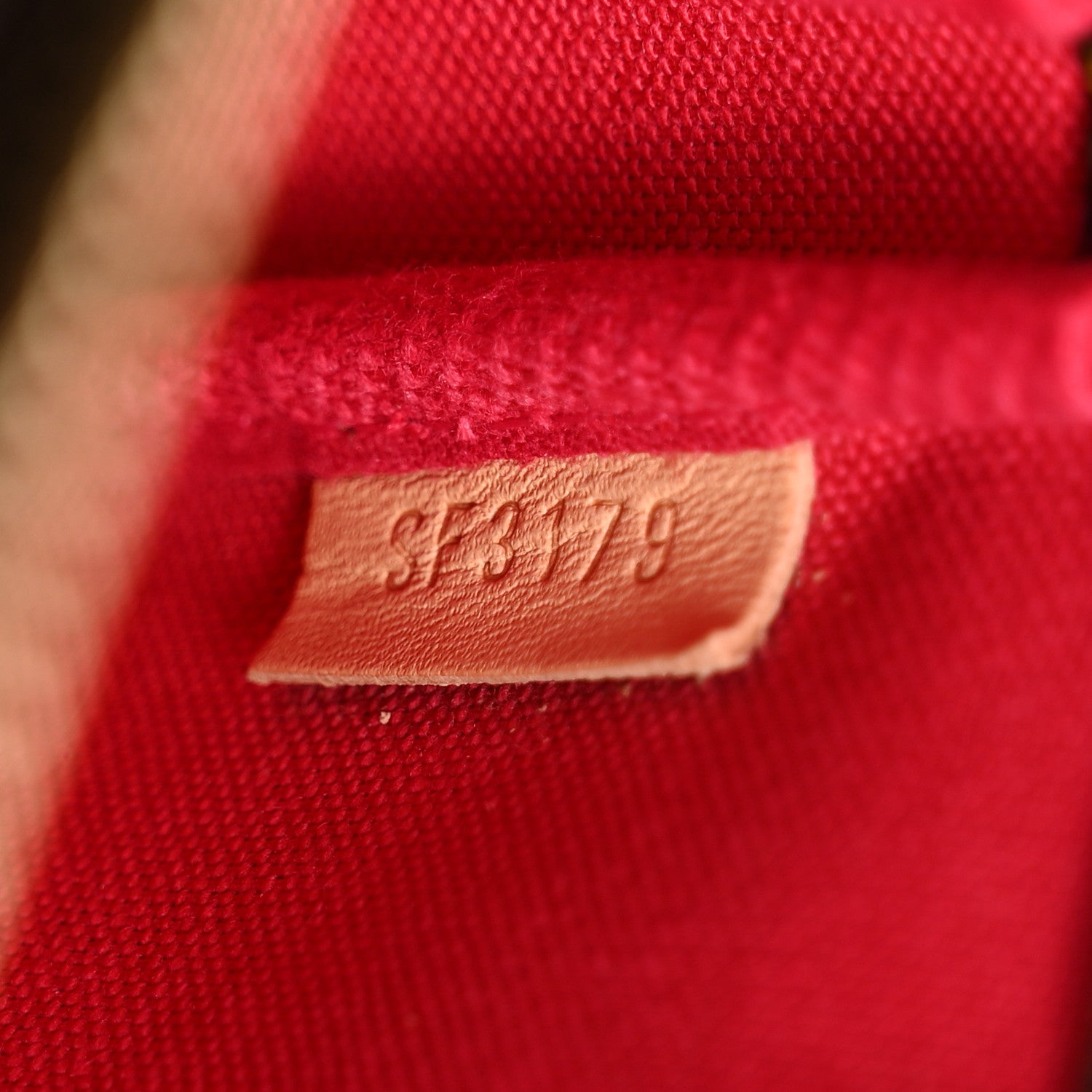 Louis Vuitton Monogram 2019 Christmas Animation Mini Courchevel Pochette Accessories Fuchsia 7 of 8