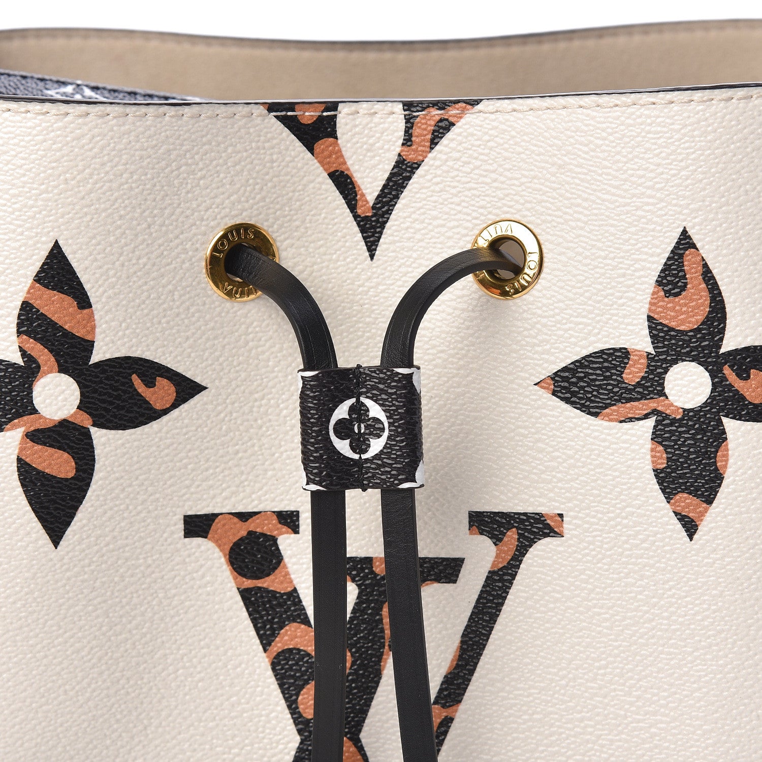 Louis Vuitton Monogram Giant Jungle NéoNoé Ivory 9 of 10