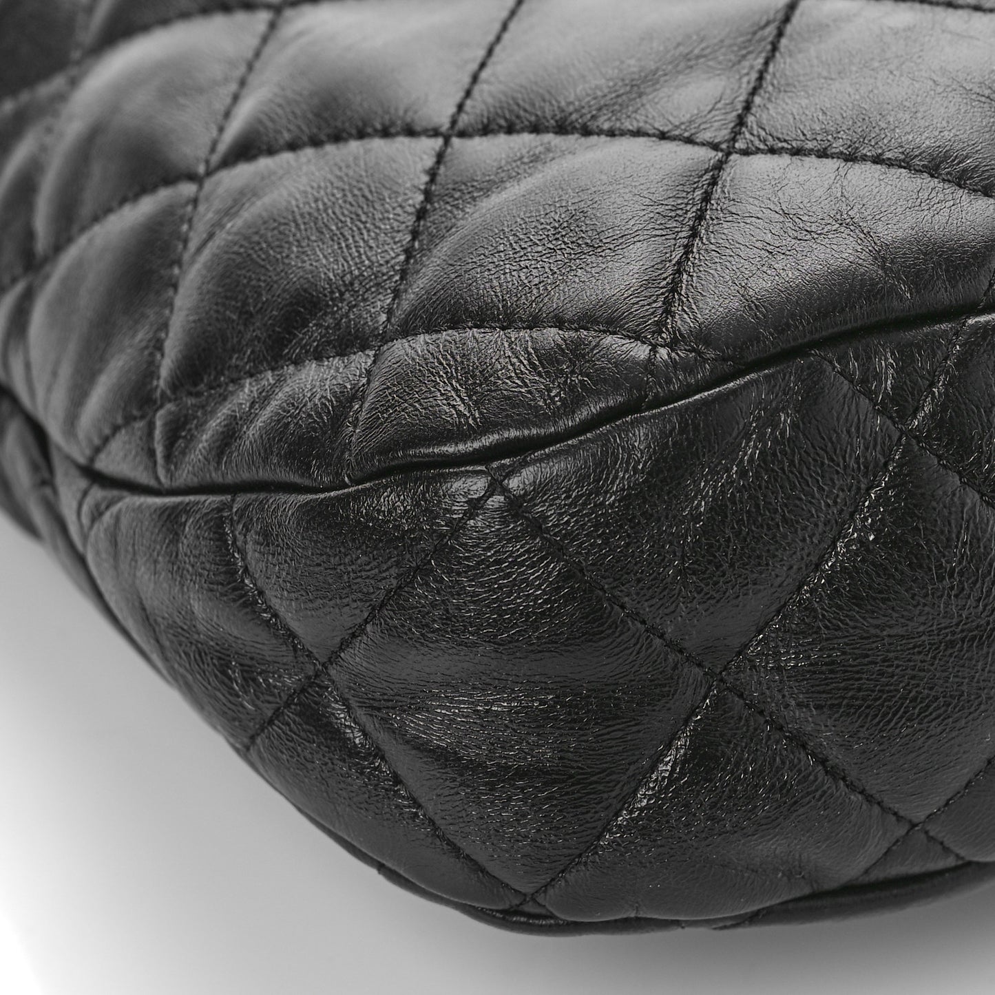 Lambskin Quilted Large CC Links Hobo Black