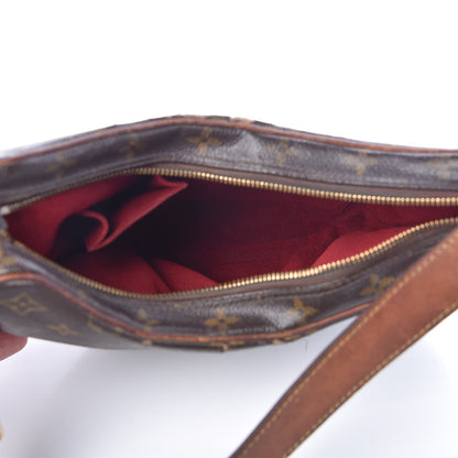 Louis Vuitton Monogram Croissant MM 5 of 12