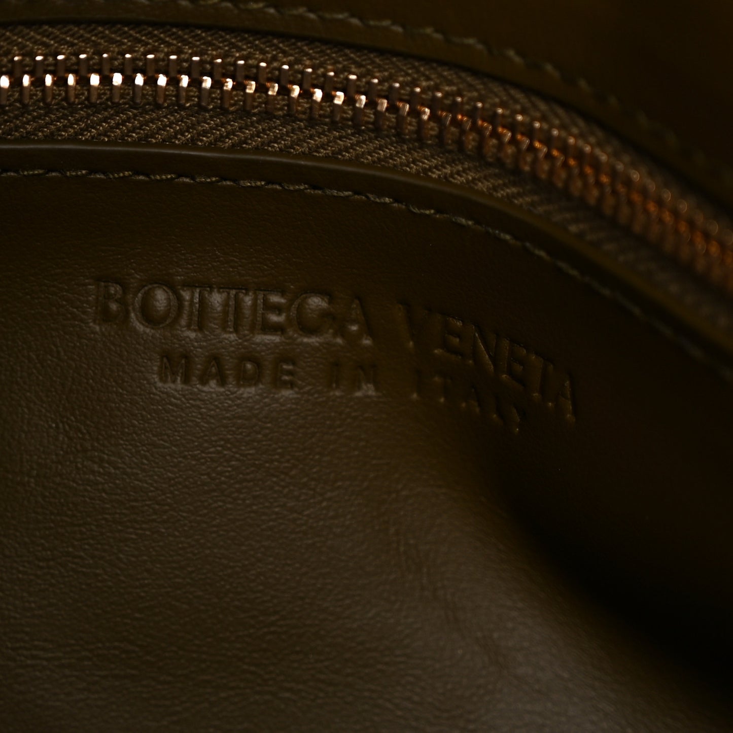Suede Intrecciato Large Hop Mud