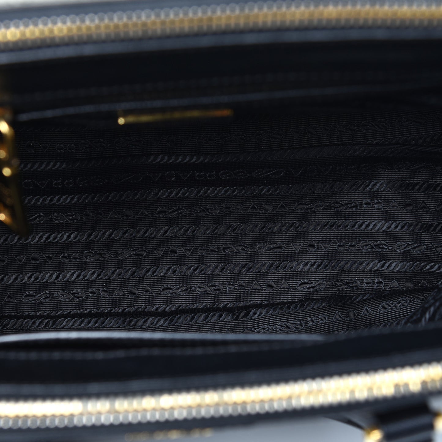 Saffiano Small Galleria Double Zip Tote Black