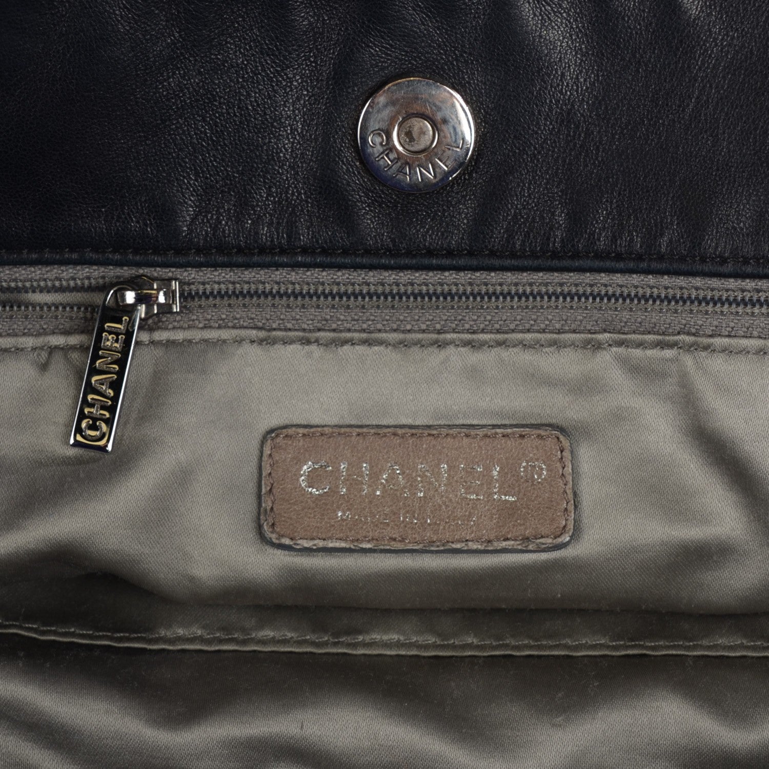 Chanel Patent Large Brooklyn Tote Black 6 of 8