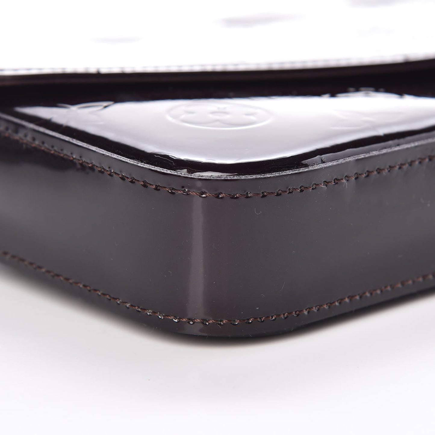 Vernis Pochette Felicie Chain Wallet Amarante