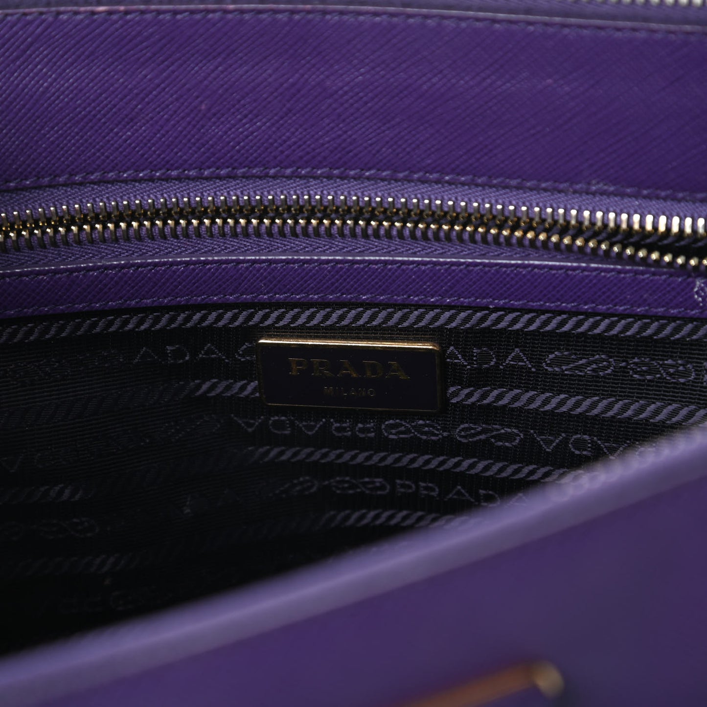 Saffiano Small Galleria Double Zip Tote Viola