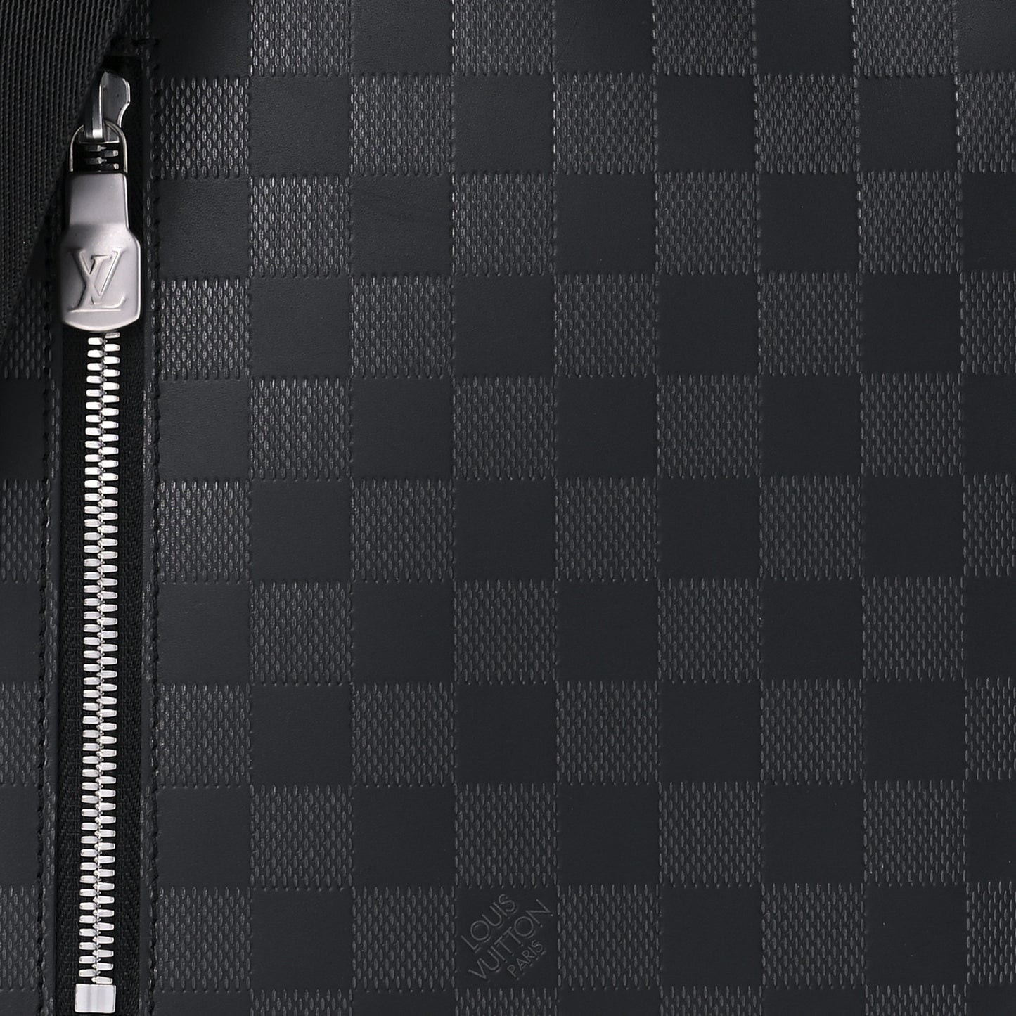 Damier Infini Discovery Messenger BB Onyx