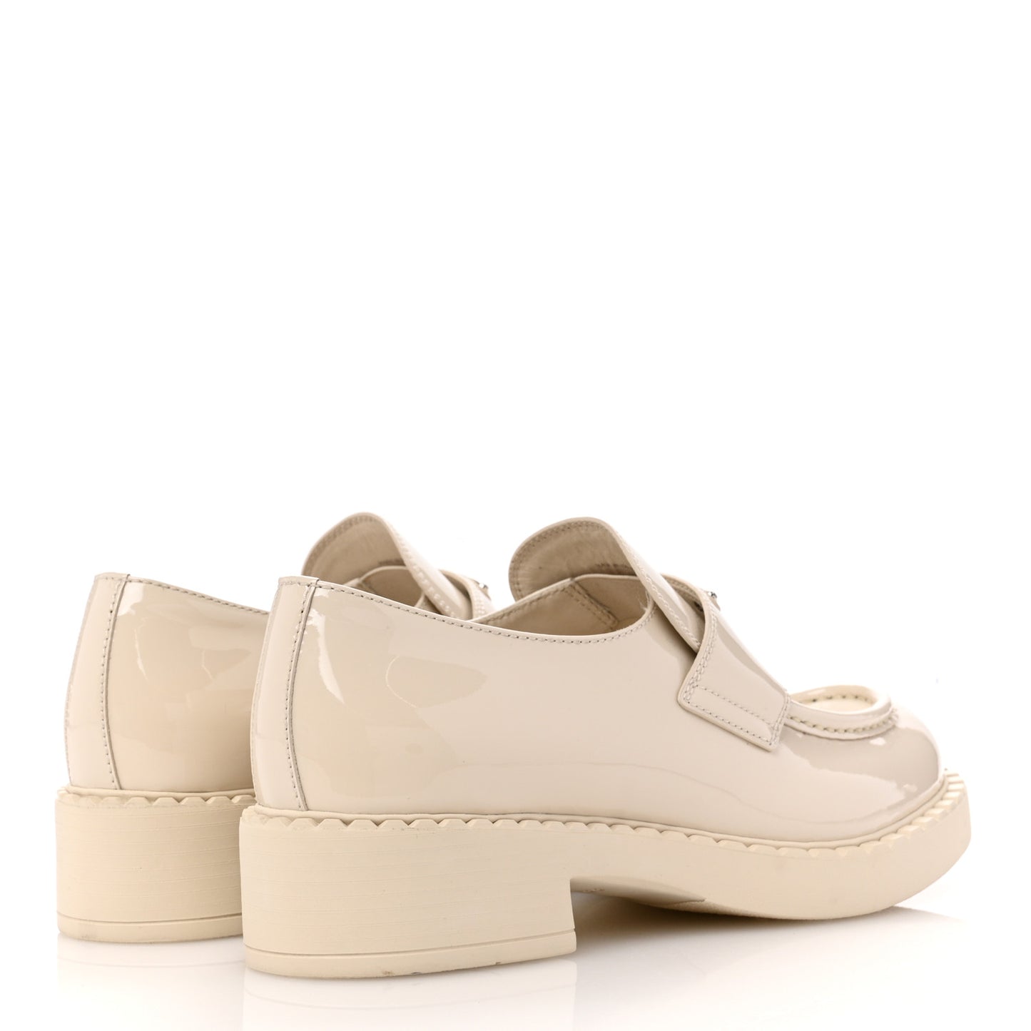 Vernice Metal Triangle Logo 50mm Loafers 39.5 Avorio