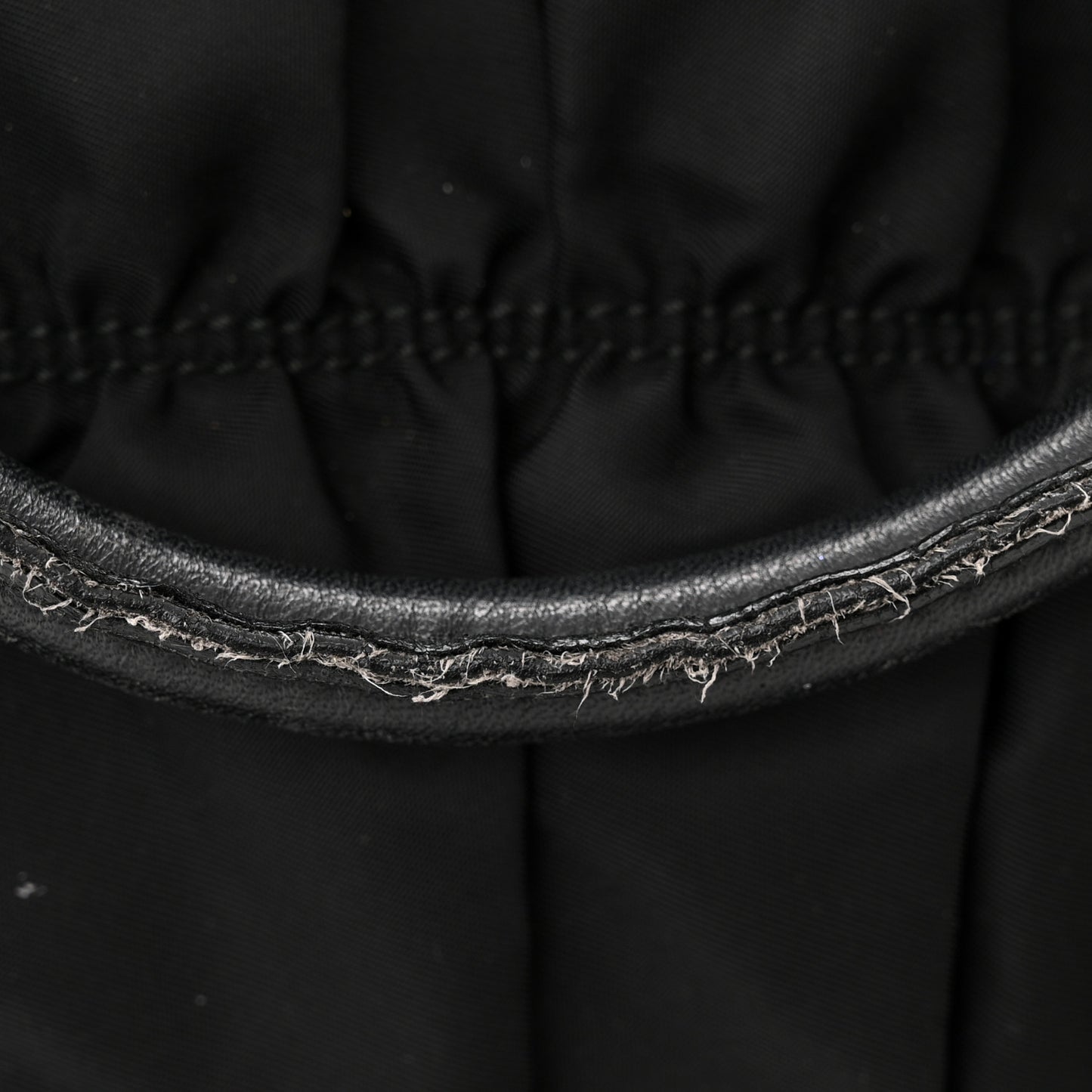 Tessuto Nylon Gaufre Tote Black