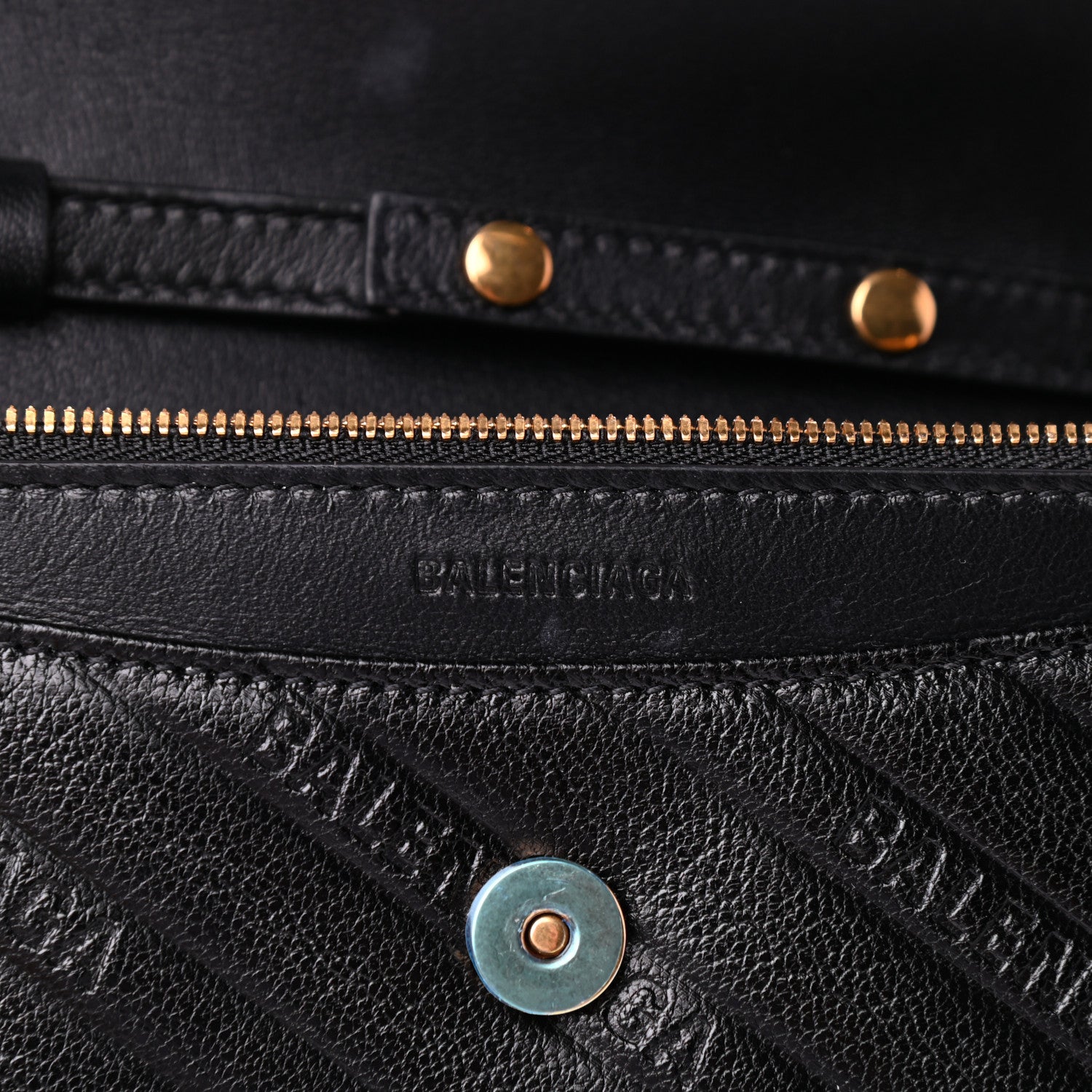 Balenciaga Shiny Goatskin Logo Embossed BB Wallet On Chain Black 6 of 8