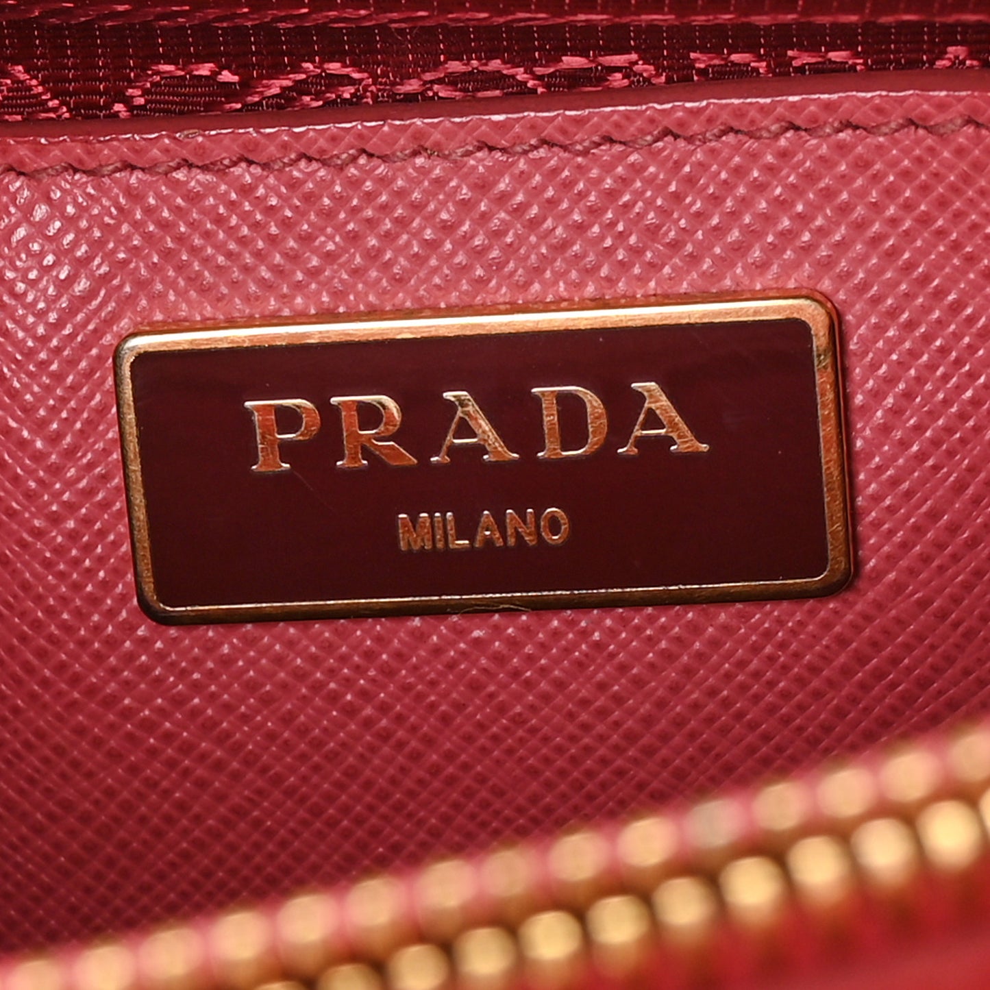 Saffiano Lux Medium Promenade Tote Peonia
