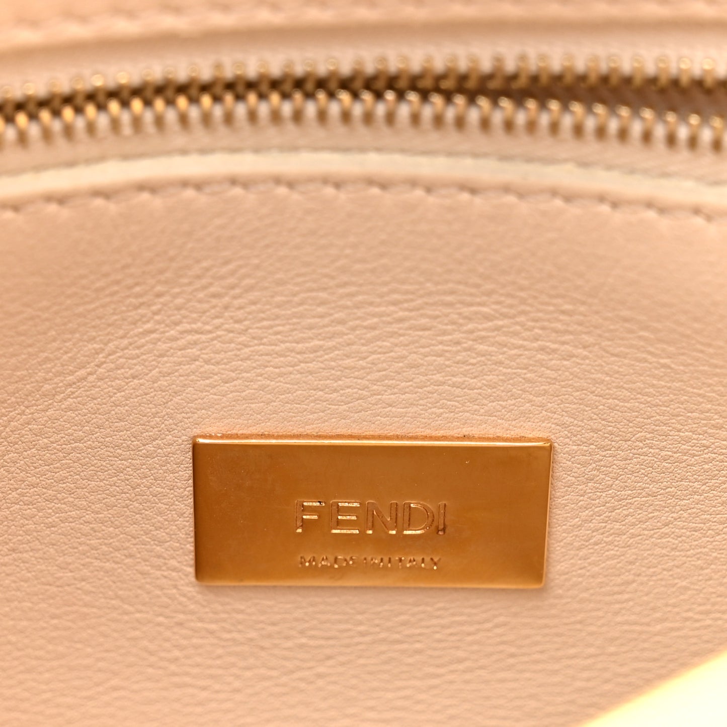 Vitello Tahiti Burro Medium Peekaboo Iconic Essentially Satchel Asparago Camelia