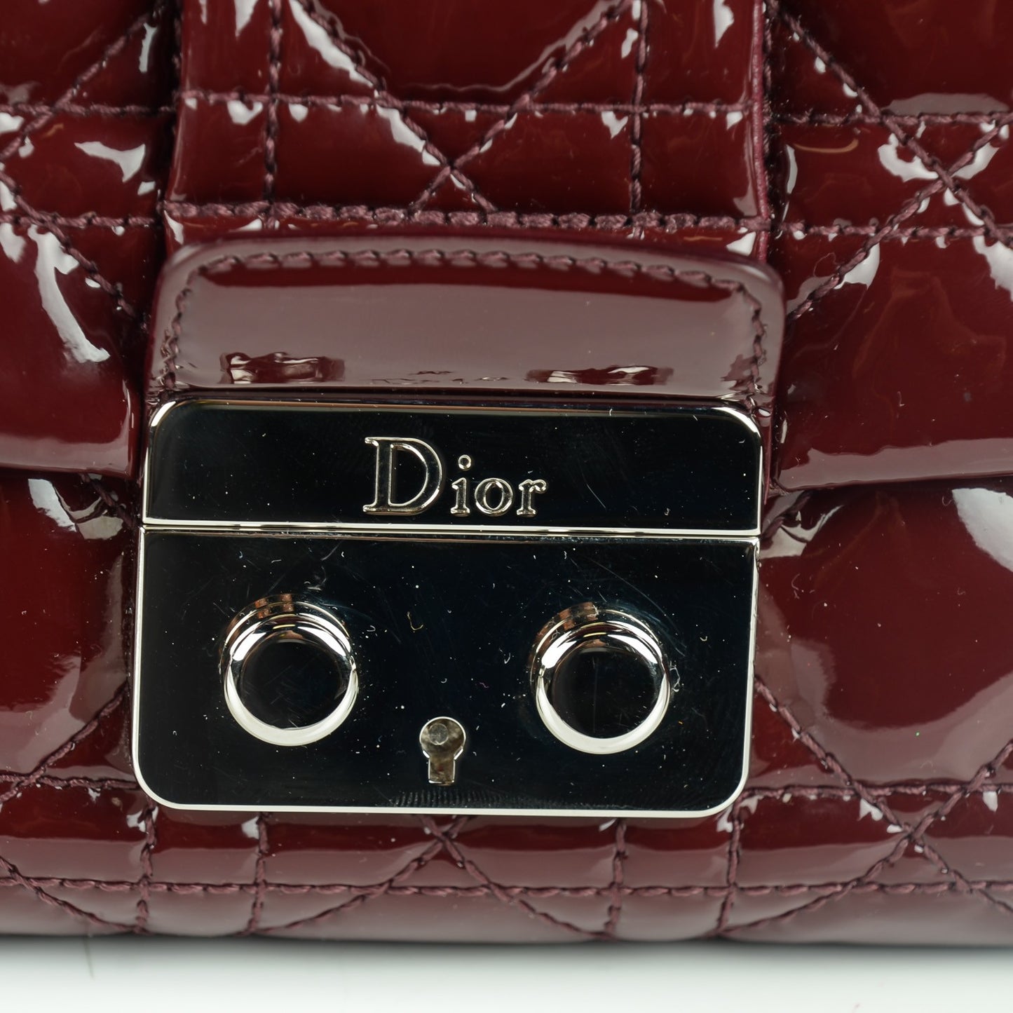 Patent Cannage New Lock Flap Bordeaux