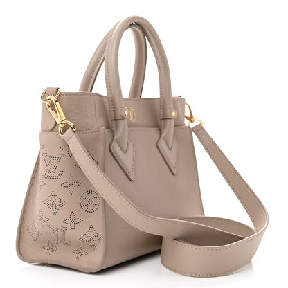 Louis Vuitton Mahina On My Side PM Galet 3 of 10