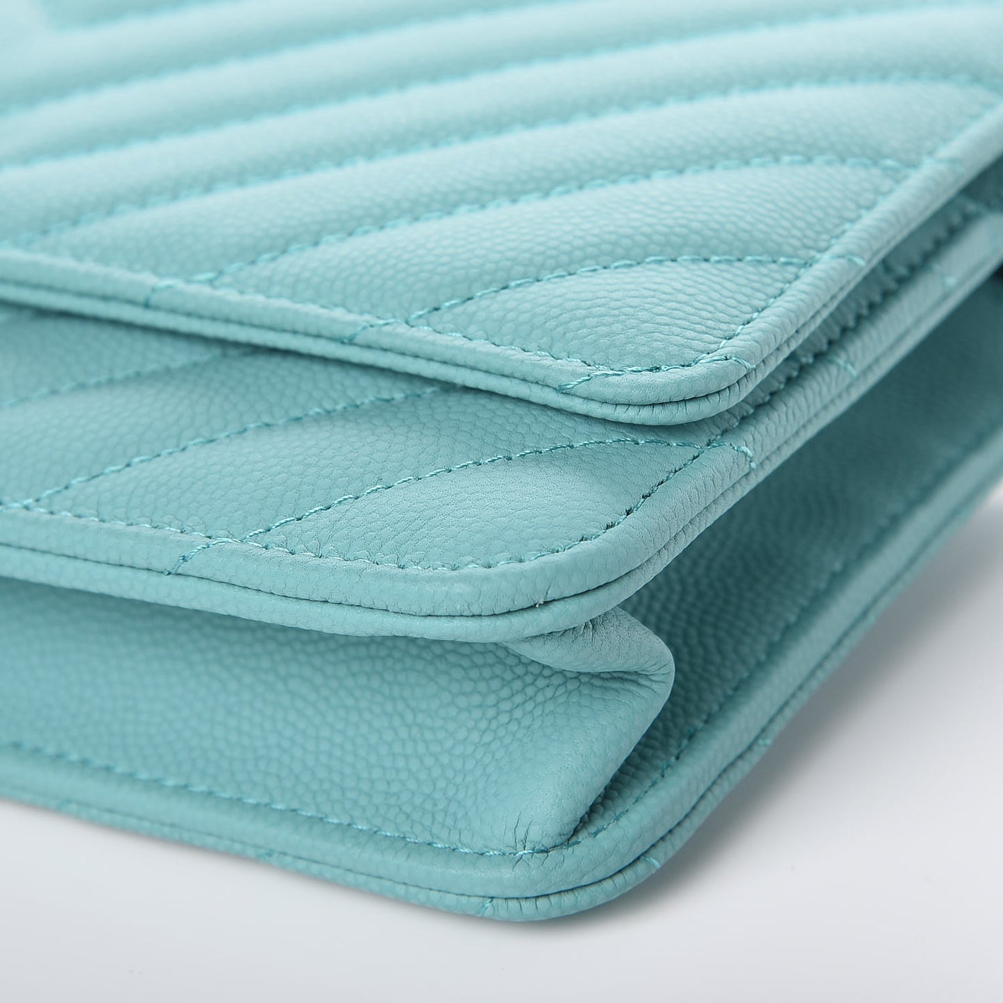 Caviar Chevron Quilted Wallet On Chain WOC Green