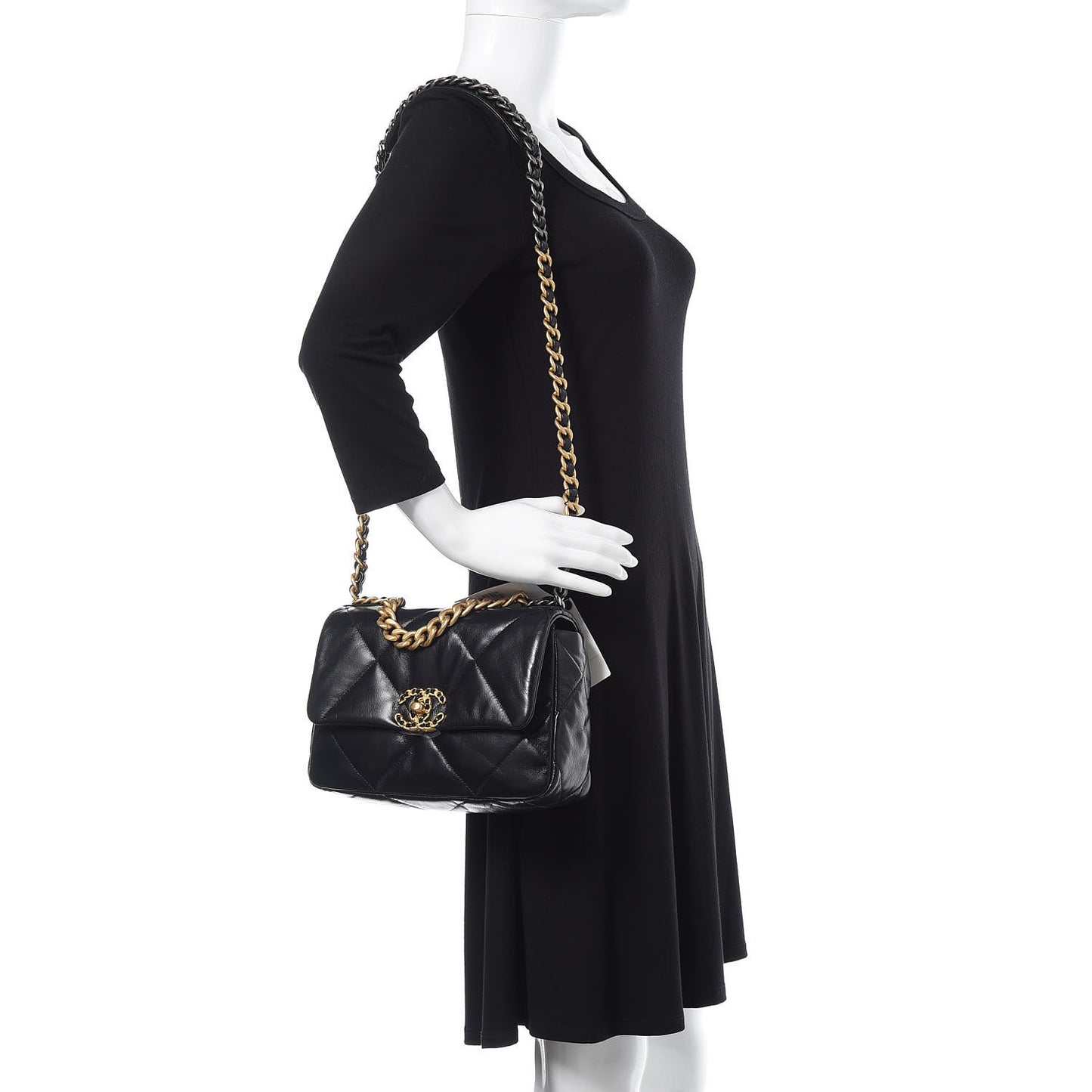 Lambskin Quilted Medium 19 Flap Black