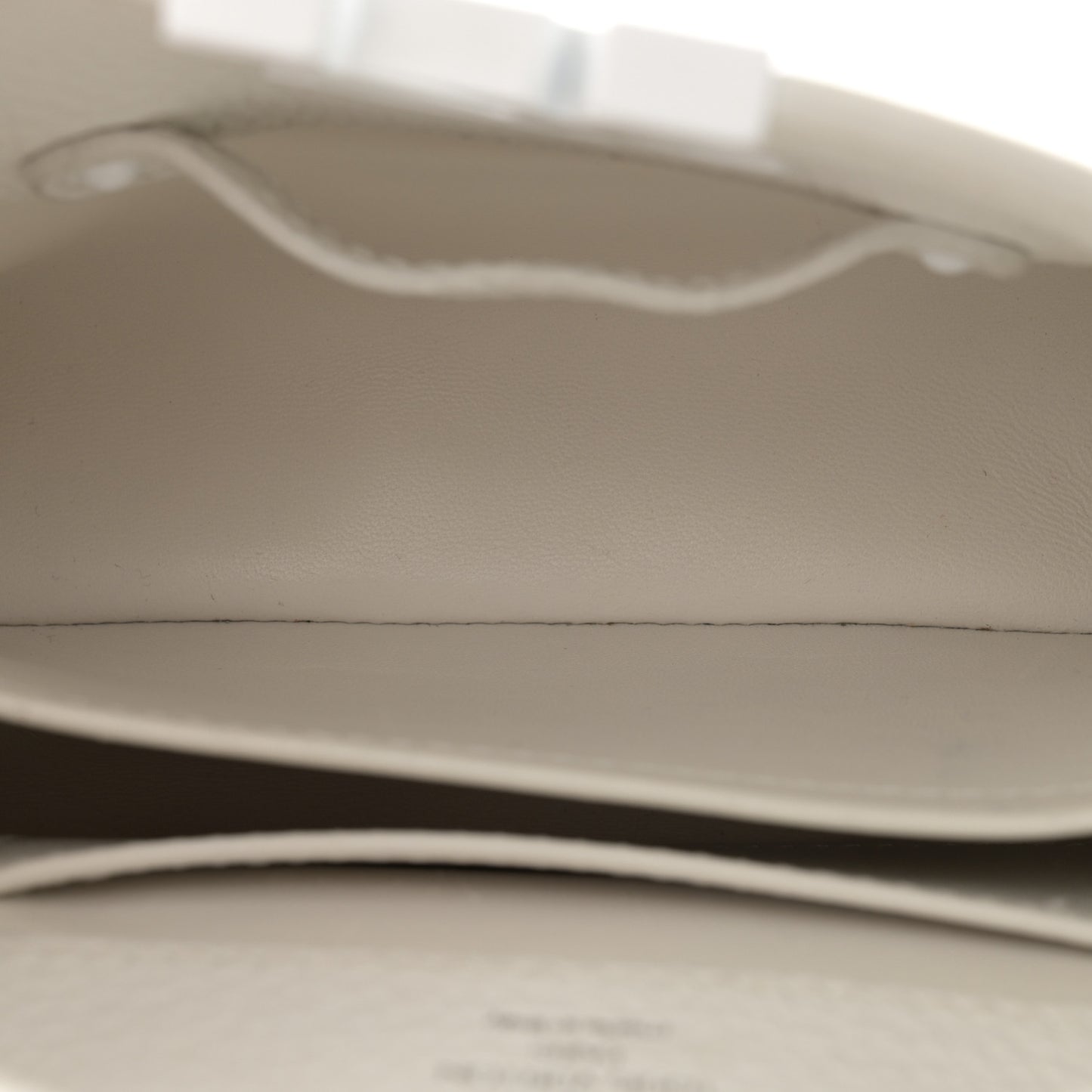 Taurillon Mini Capucines Monochrome White