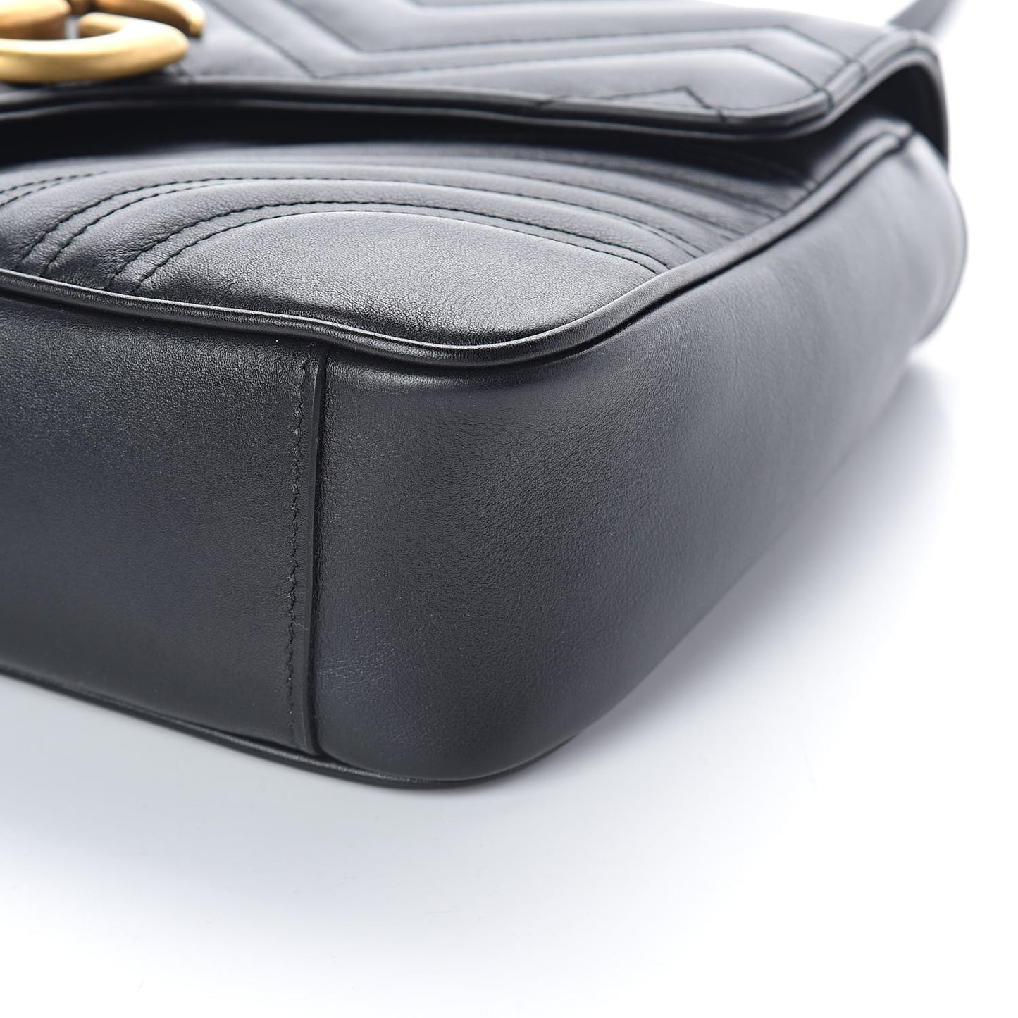 Calfskin Matelasse Medium GG Marmont Shoulder Bag Black
