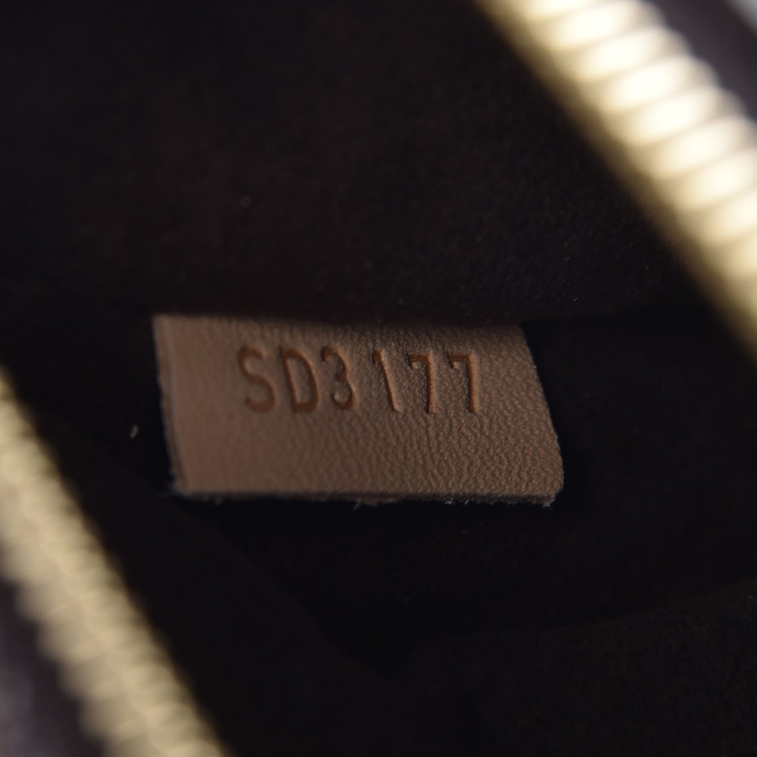 Louis Vuitton Monogram Pochette Metis 8 of 9