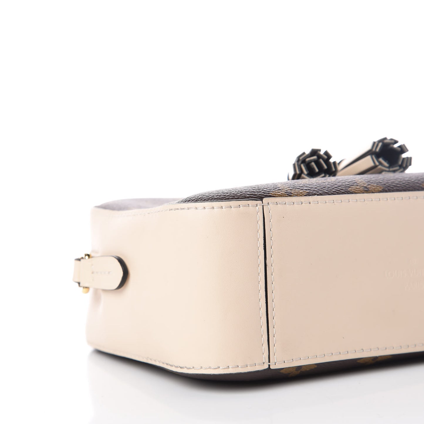 Monogram Saintonge Creme