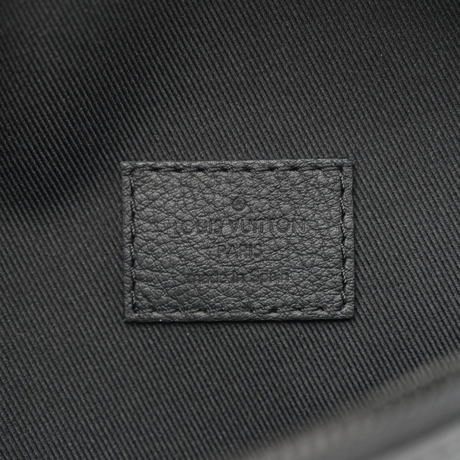 Louis Vuitton Calfskin Monogram Shadow Discovery Bumbag Black 6 of 10