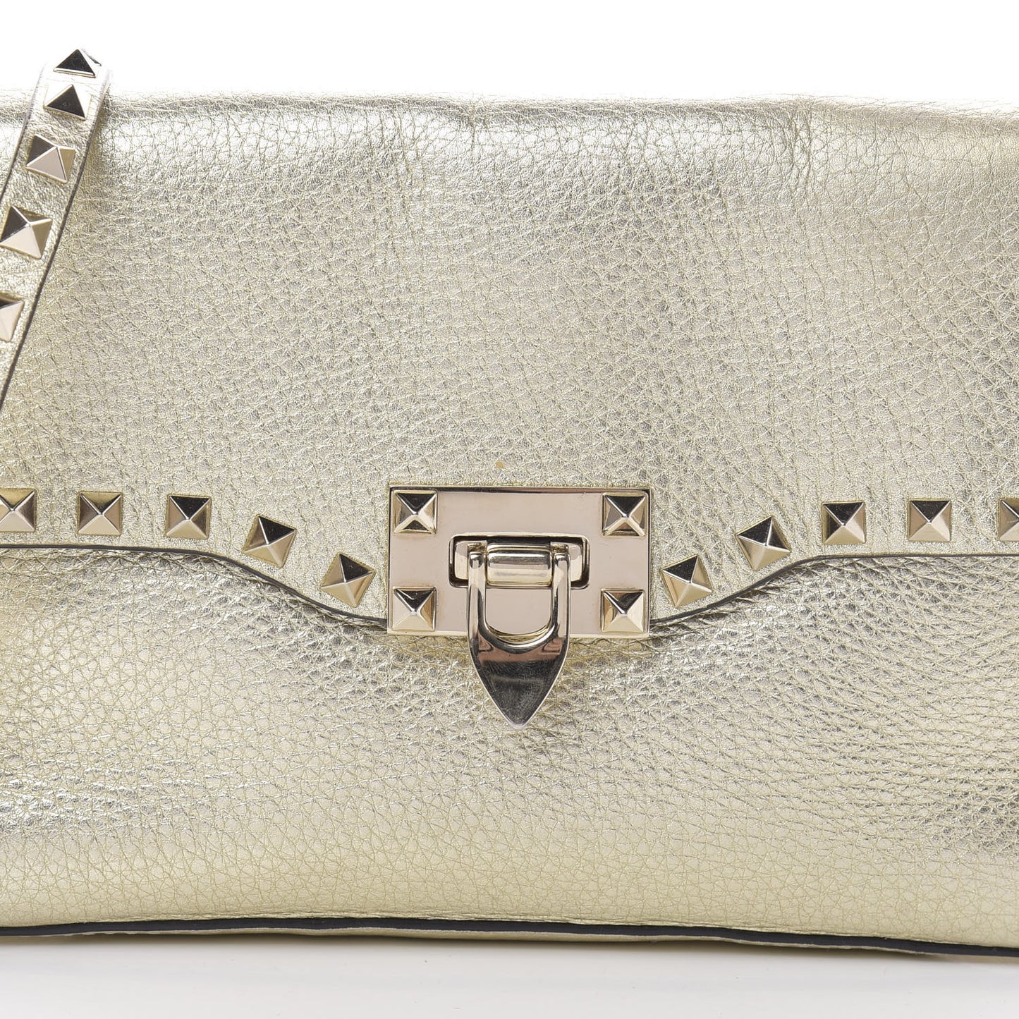 Metallic Pebbled Calfskin Medium Rockstud Flip Lock Crossbody Bag Platino