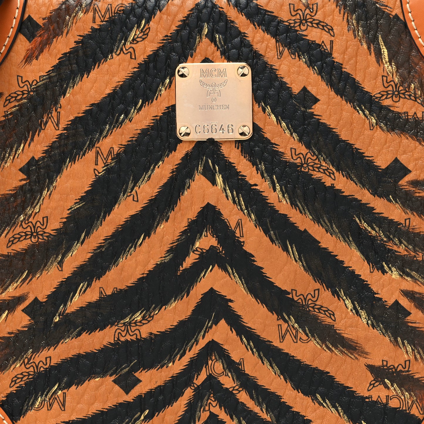 Visetos Tiger Marquage Medium Berlin Crossbody Cognac