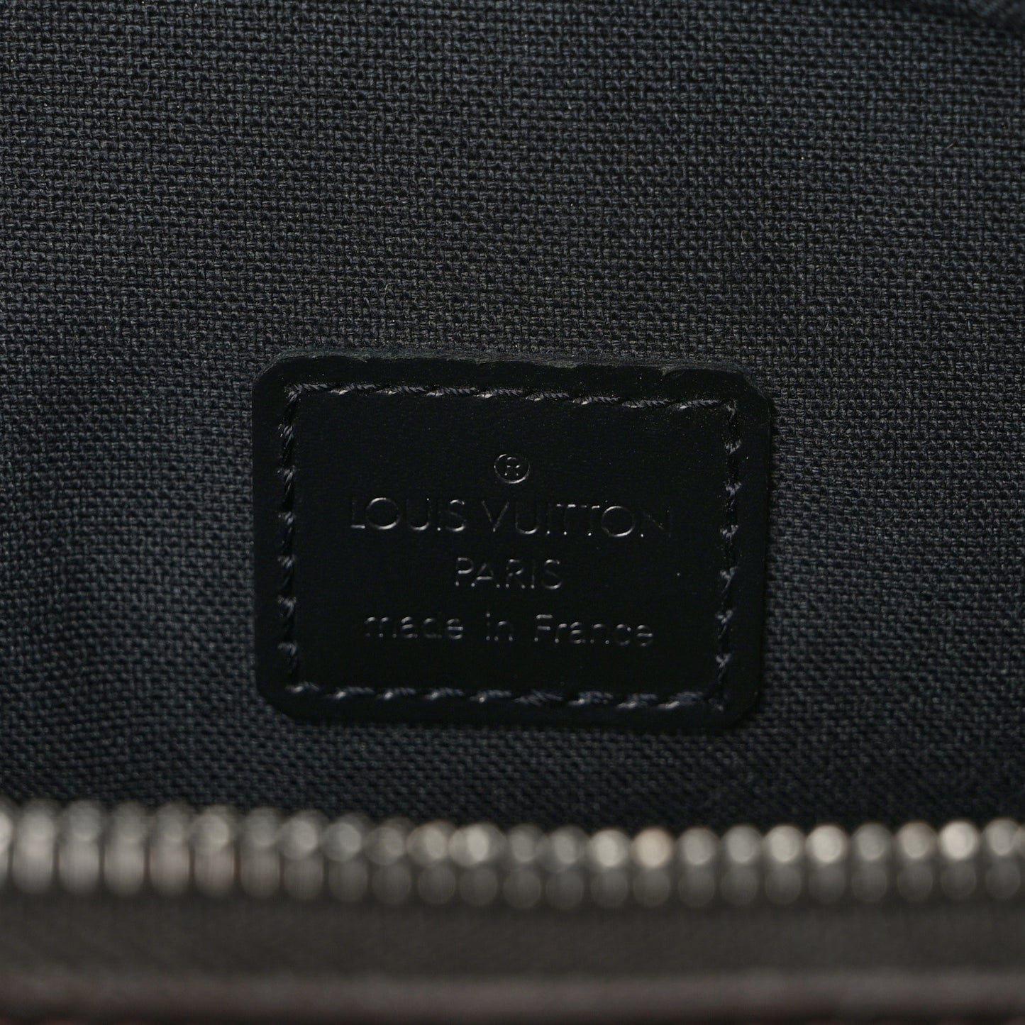 Monogram Glace Bobby Brown