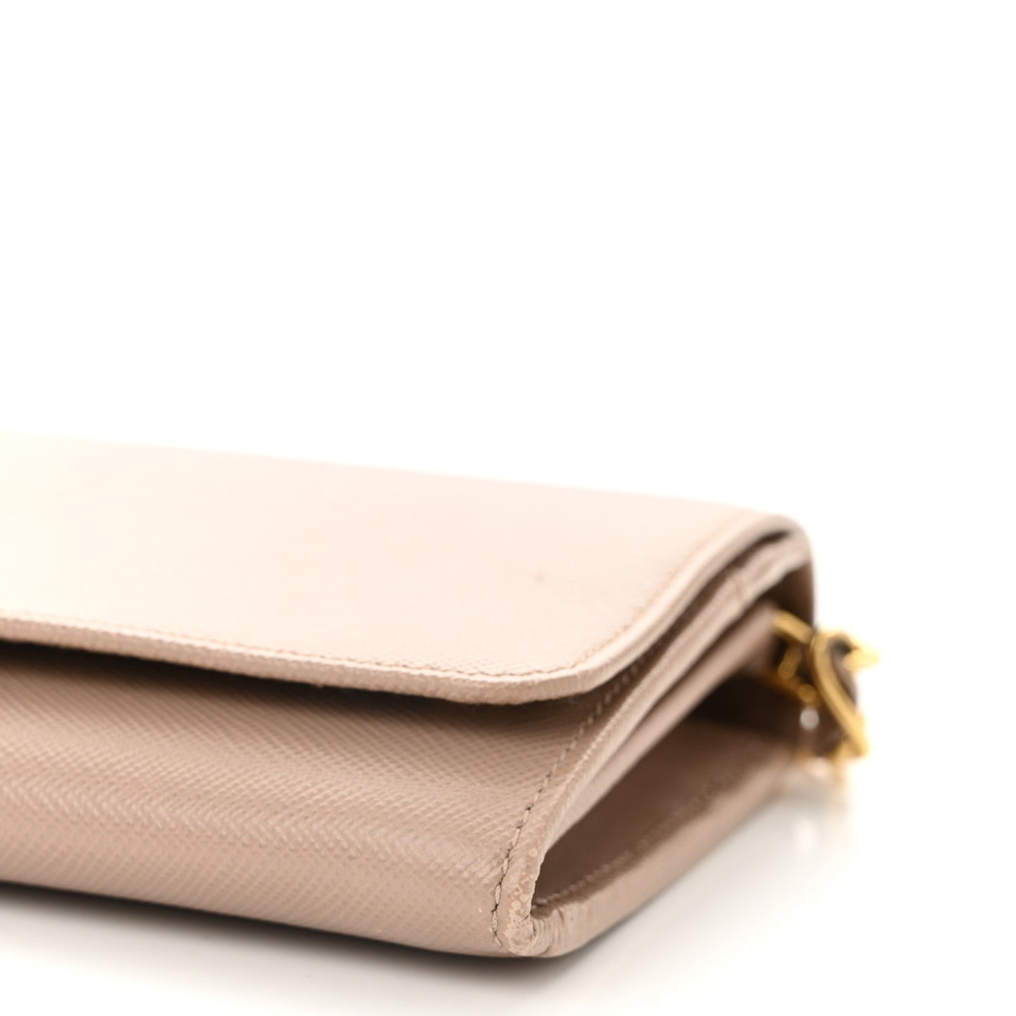 Saffiano Metal Oro Chain Wallet Cammeo
