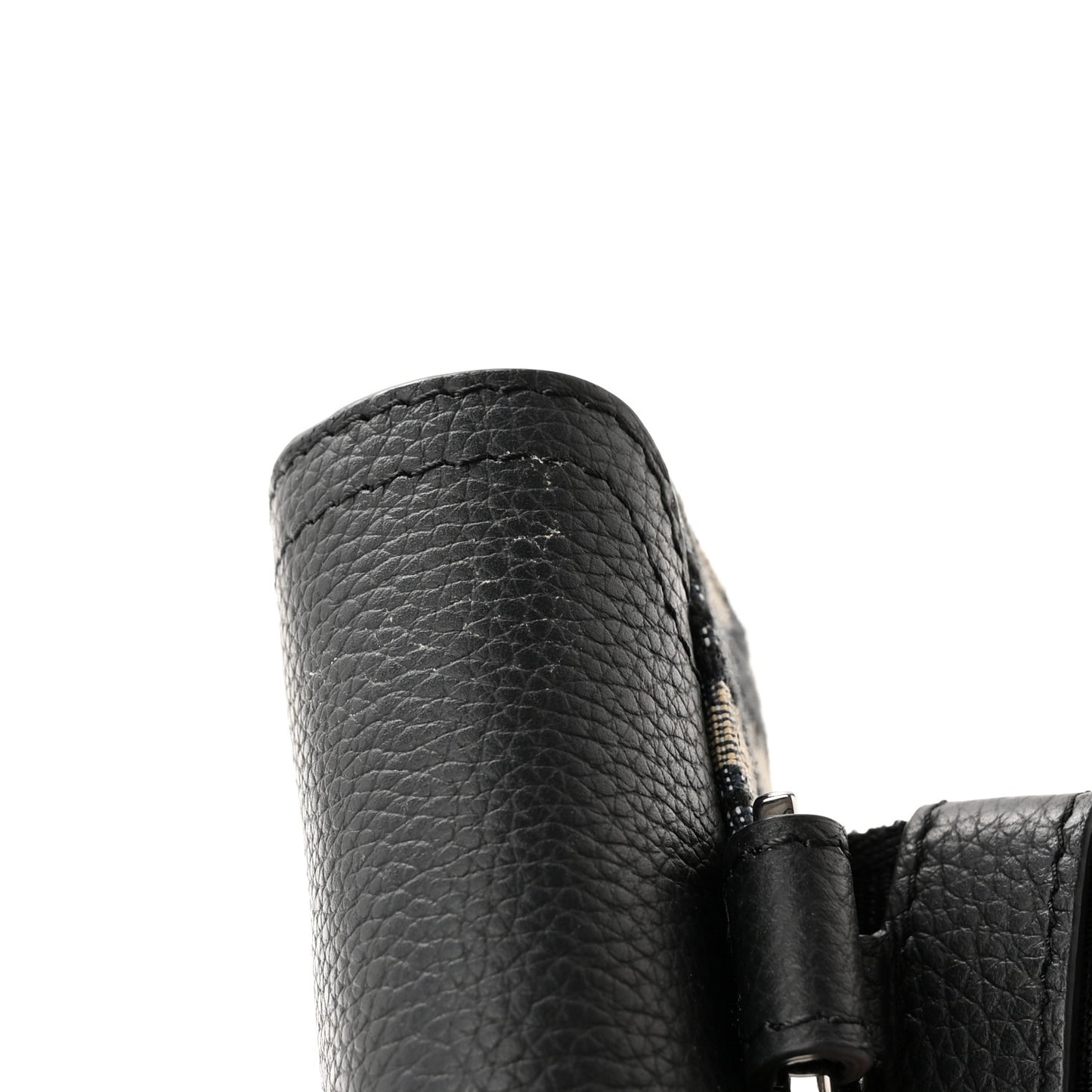 Oblique Grained Calfskin Adjustable Saddle Shoulder Strap With Pouch Black