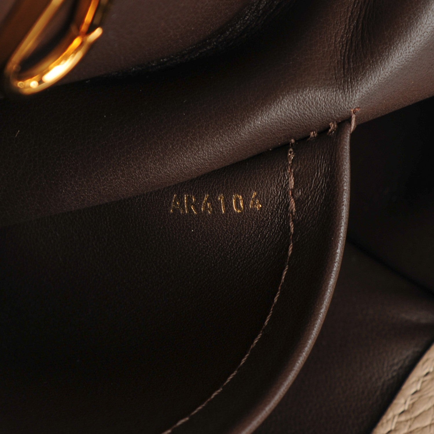 Louis Vuitton Taurillon Capucines MM Galet 7 of 8