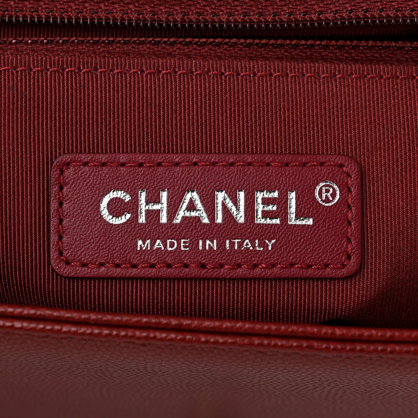 Caviar Chevron Quilted New Medium Boy Flap Red