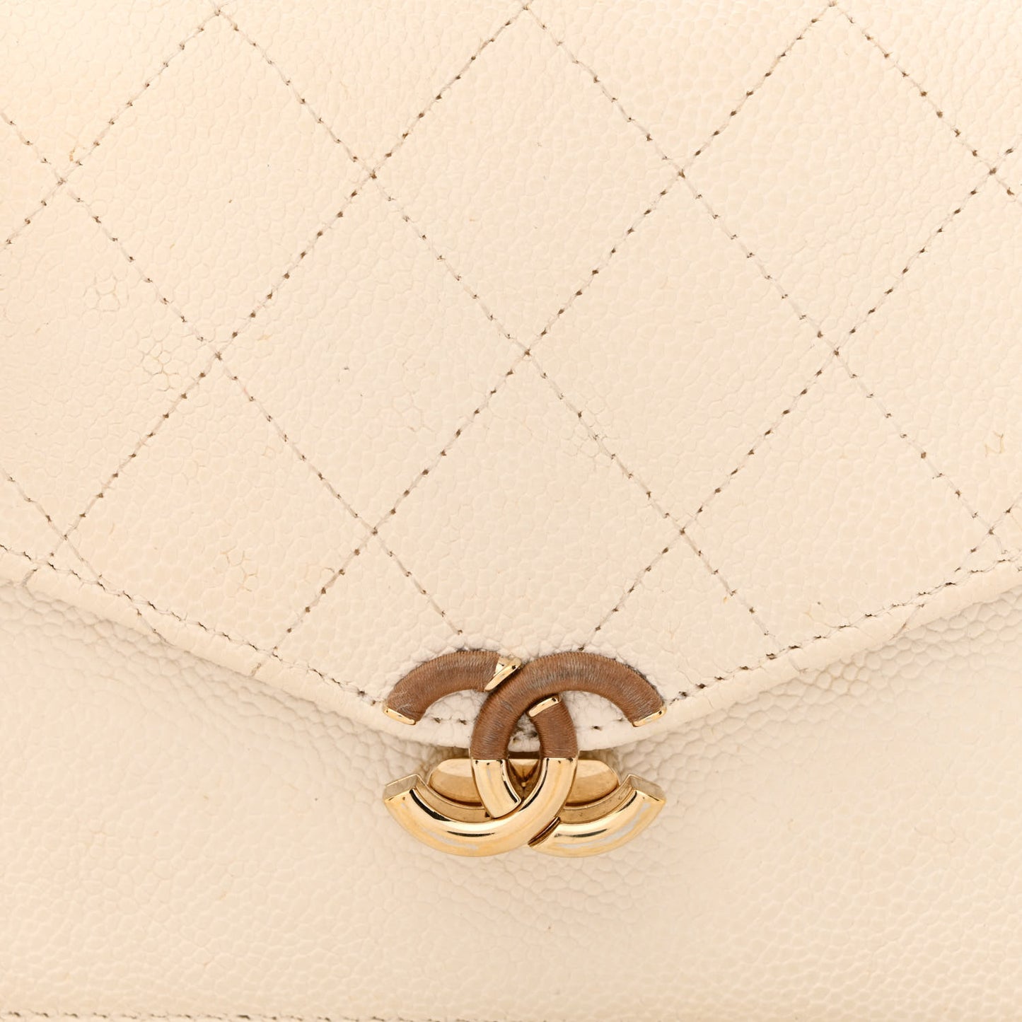 Grained Calfskin Quilted Cuba Wallet On Chain WOC White