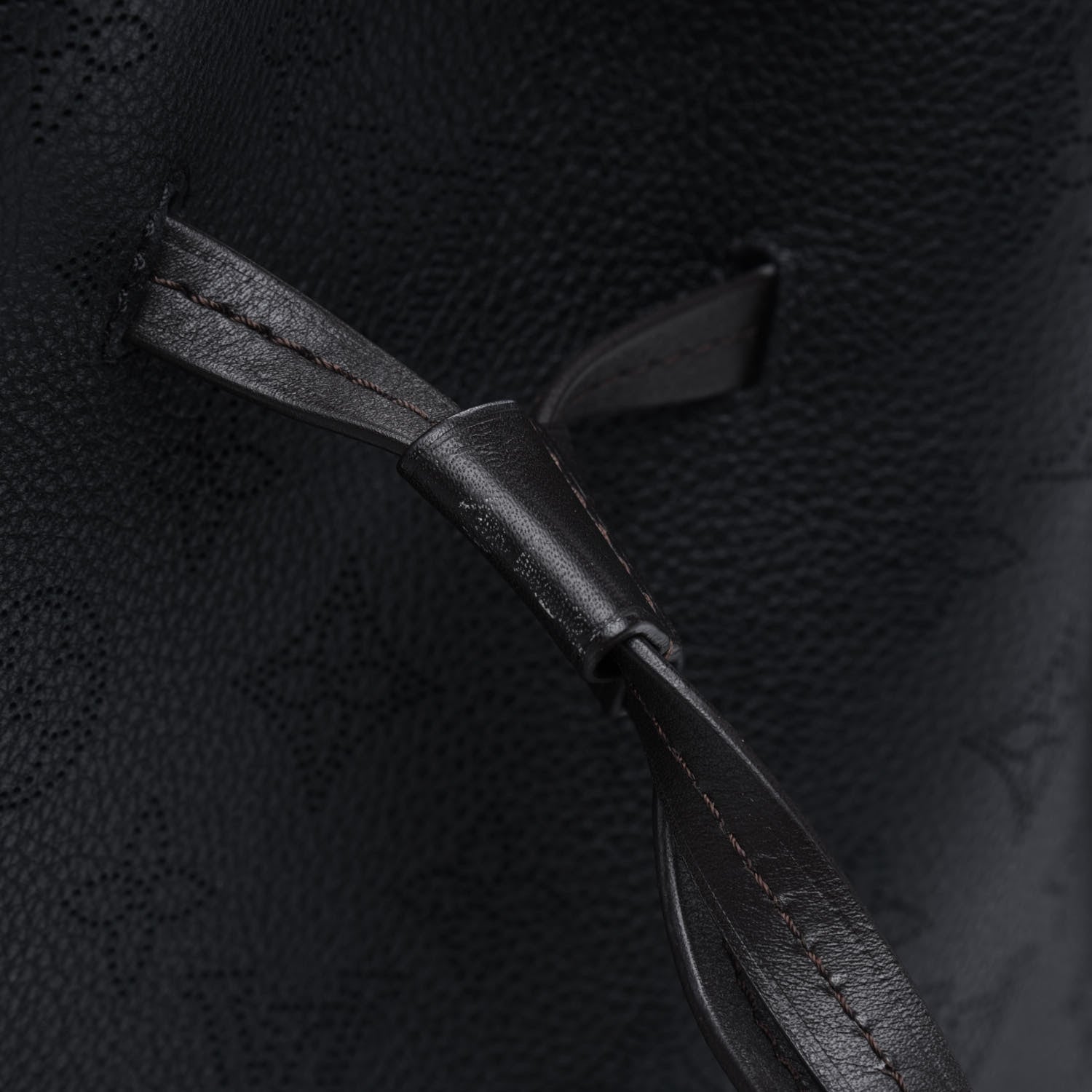 Louis Vuitton Mahina Girolata Black 17 of 17