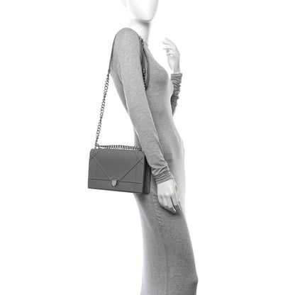 Christian Dior Grained Calfskin Medium Diorama Flap Bag Gris 2 of 12