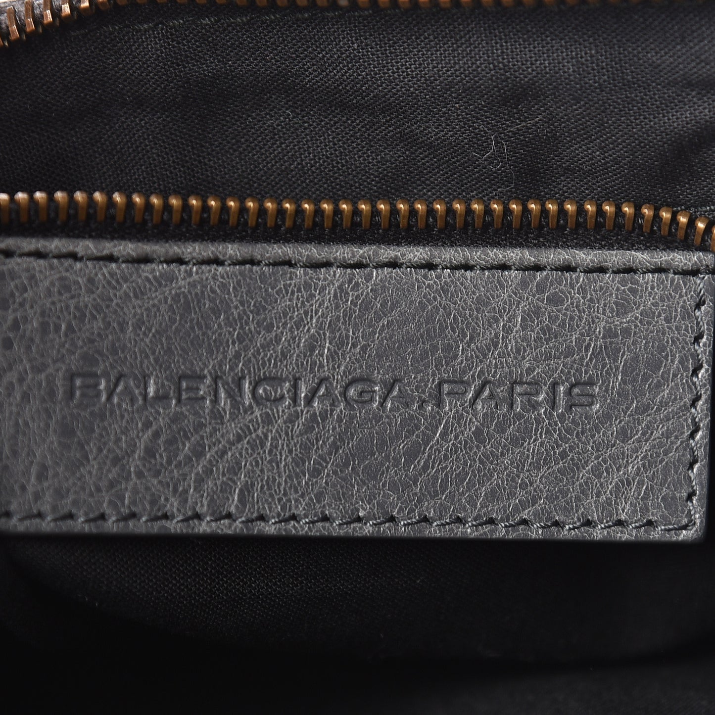 Agneau Classic Hardware Flat Handle Clutch Gris Tarmac