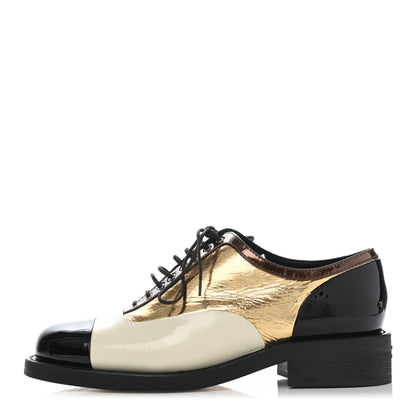 Chanel Crumpled Lambskin Patent CC Lace Up Oxfords 39.5 White Gold Black 1 of 11