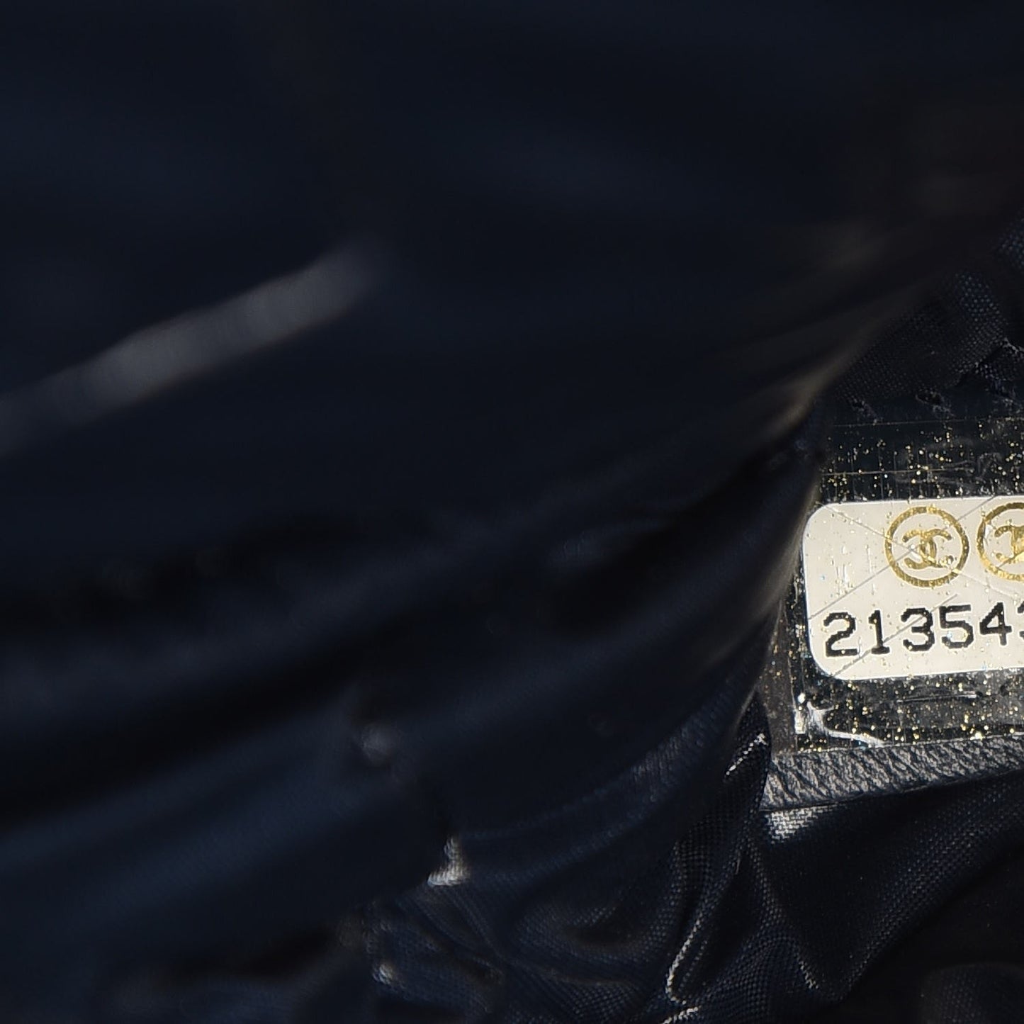 Distressed Patent Chevron Quilted Medium CC Crossing Cosmetic Case Navy