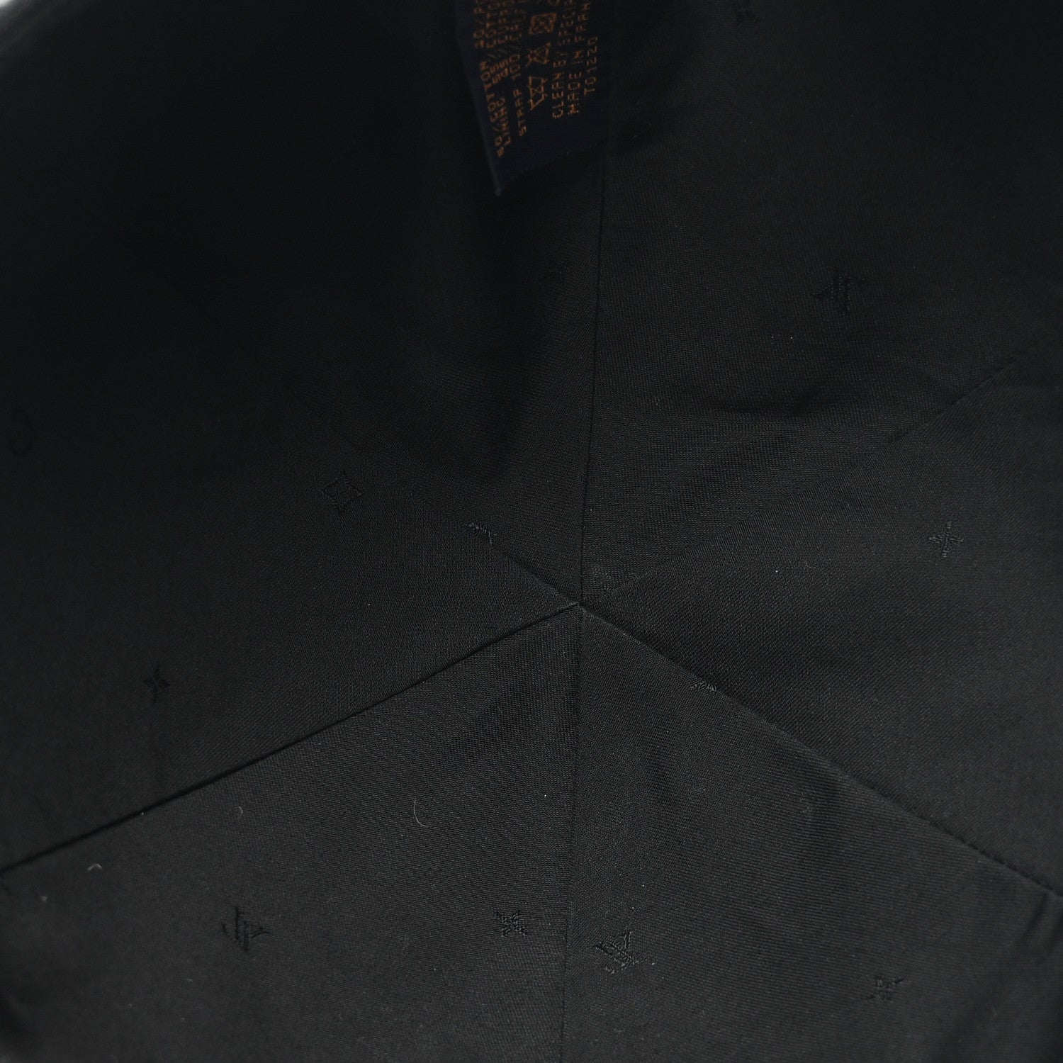 Louis Vuitton Monogram Essential Cap M Black 7 of 7