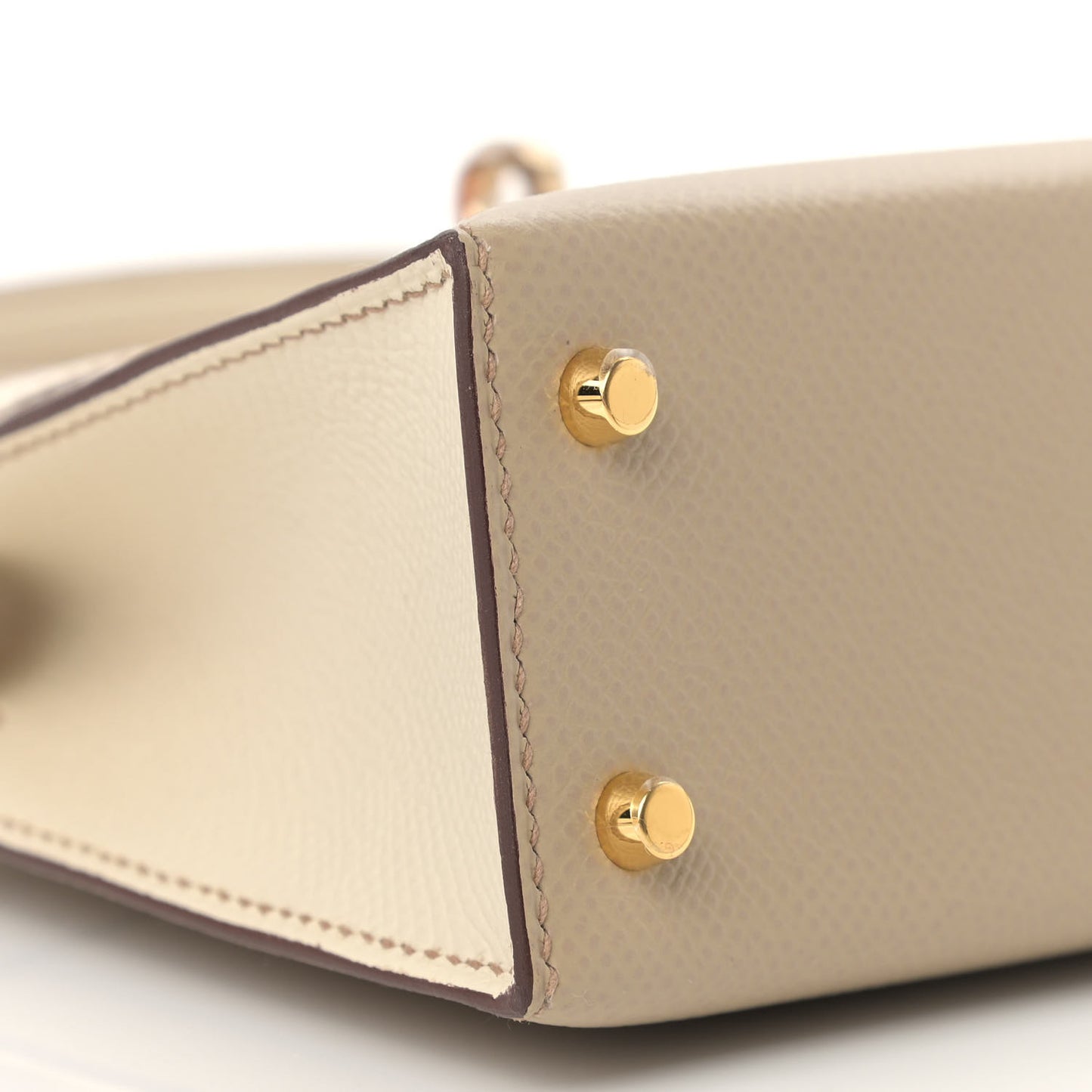 Epsom Horseshoe Mini Kelly Sellier 20 Trench Craie