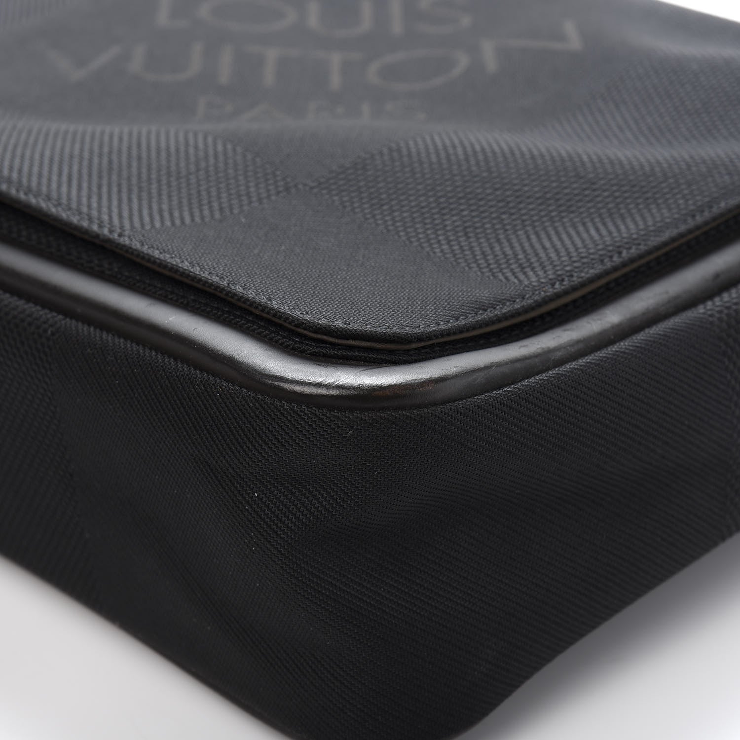 Louis Vuitton Damier Geant Messenger Bag Black 12 of 15